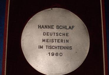 1960 Honour gift of Frankfurt town to German champion Hanne Schlaf revers